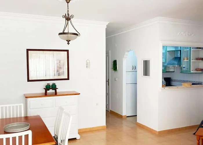 Acogedor Playa Torrecilla * Nerja