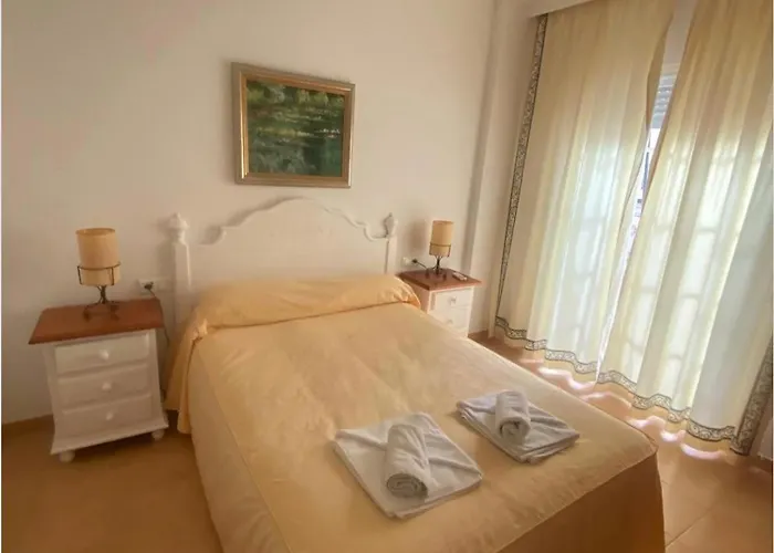 Acogedor Playa Torrecilla Nerja